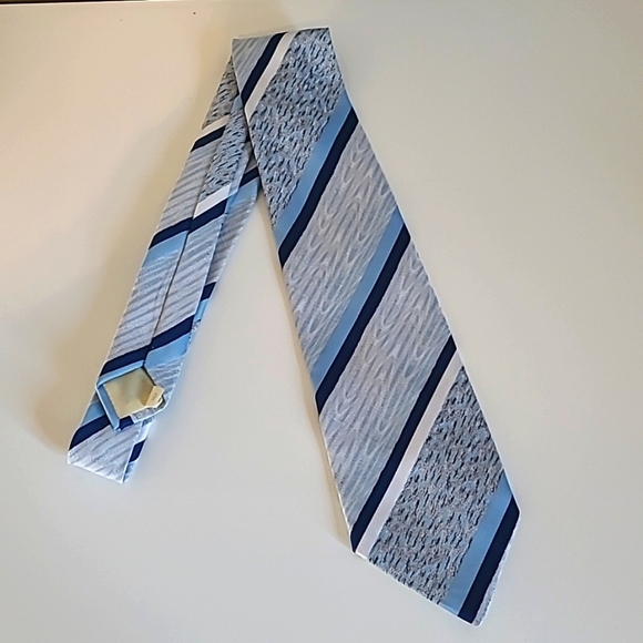 Vintage Serge Saint Yves Tie - Picture 1 of 5